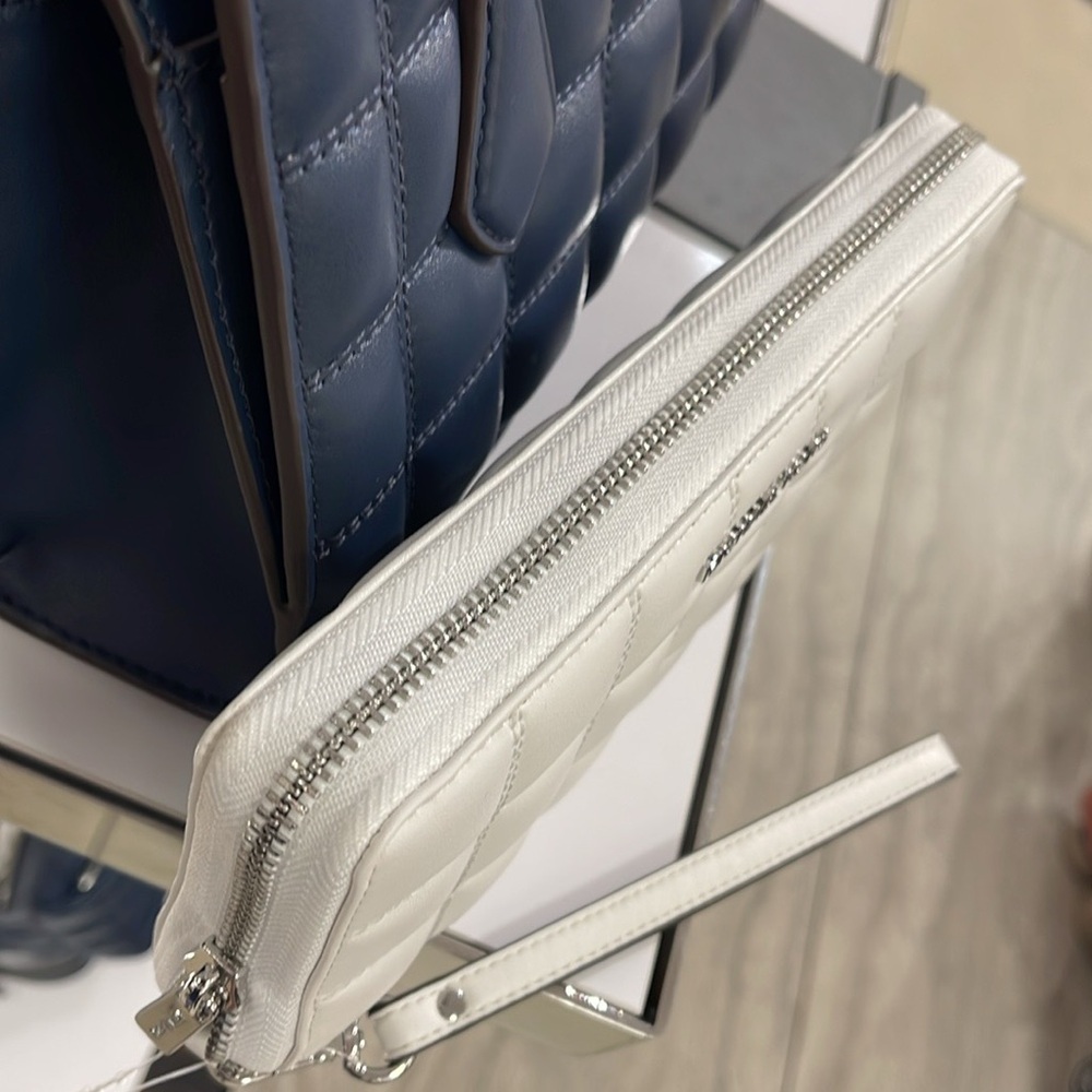MICHAEL KORS Continental Wristlet Phone Case Wallet 
Optic White 
NWT - Picture 7 of 16